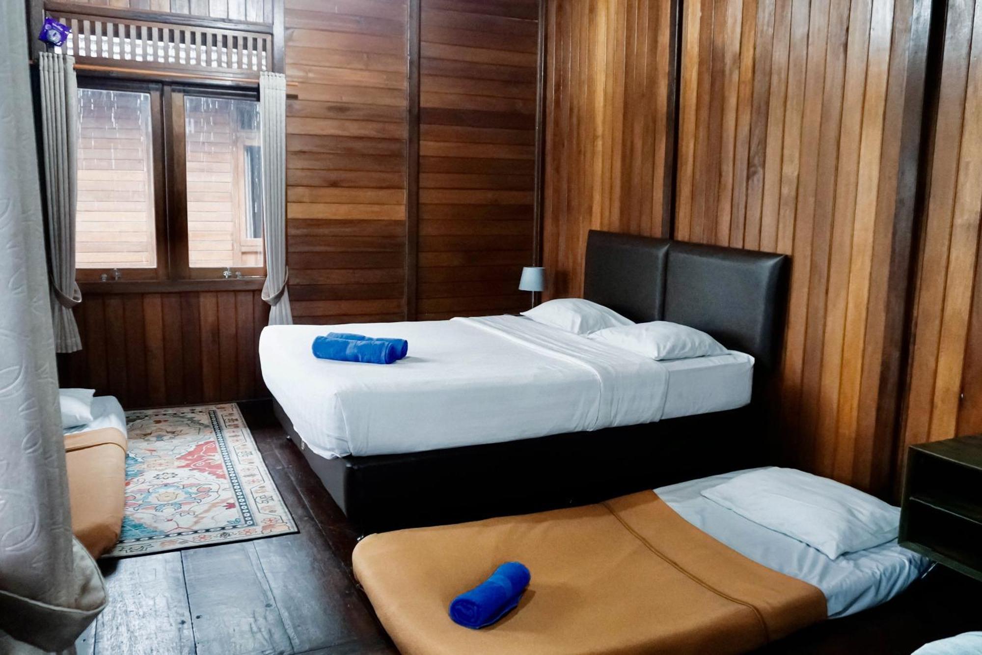Grand Royale Tapos Villa