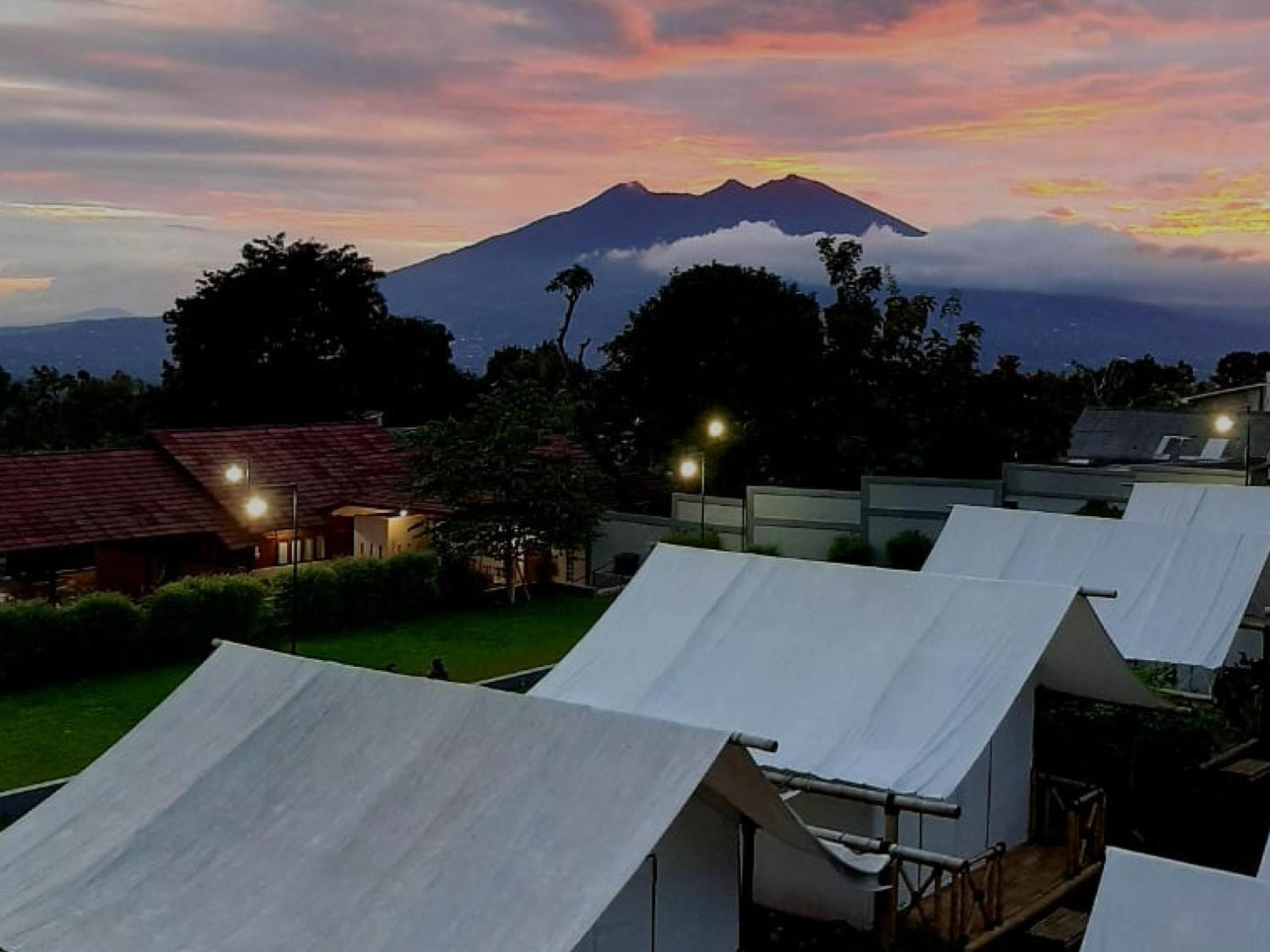 Villa Grand Royale Tapos *