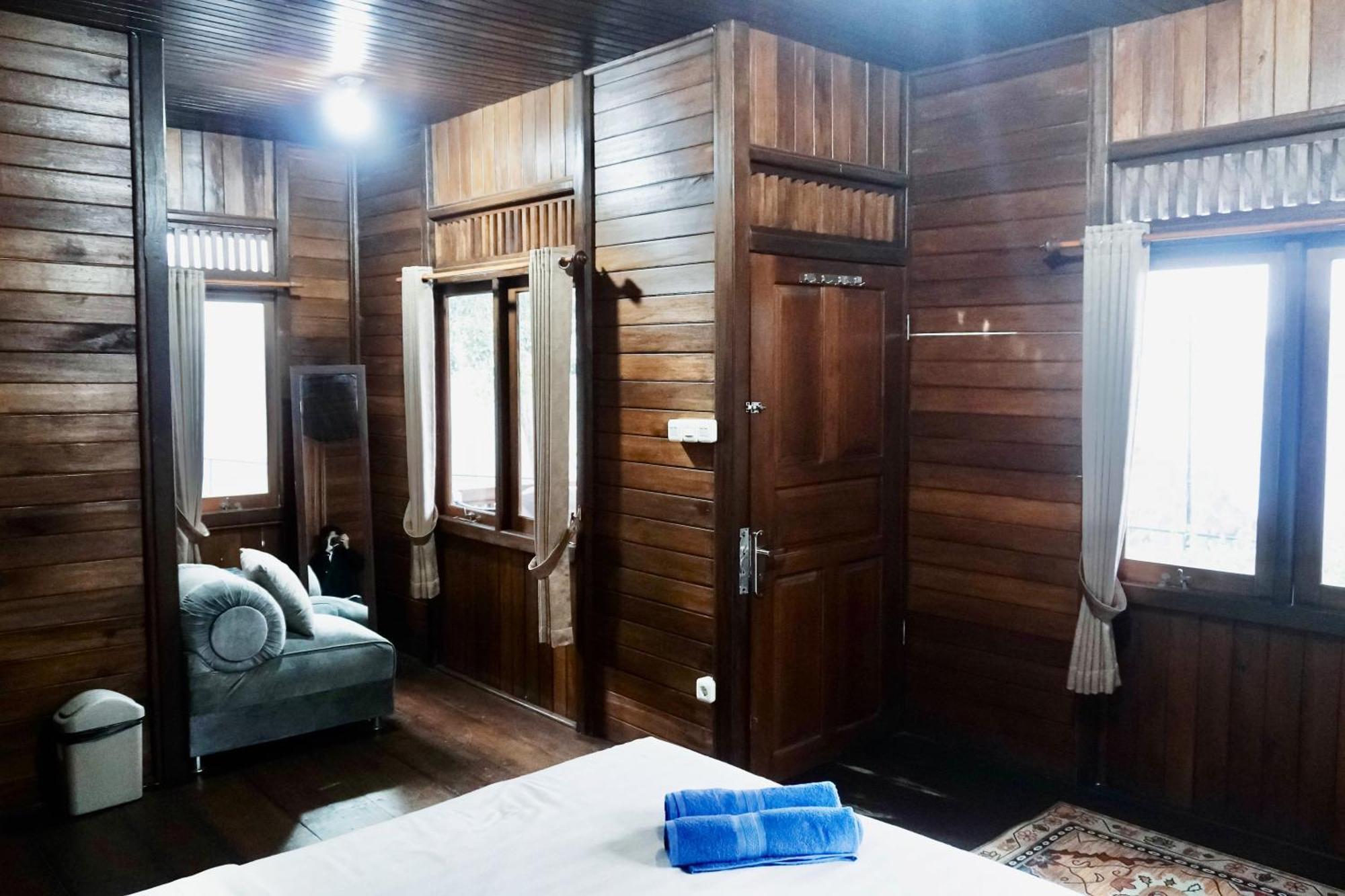 Grand Royale Tapos Villa Bogor