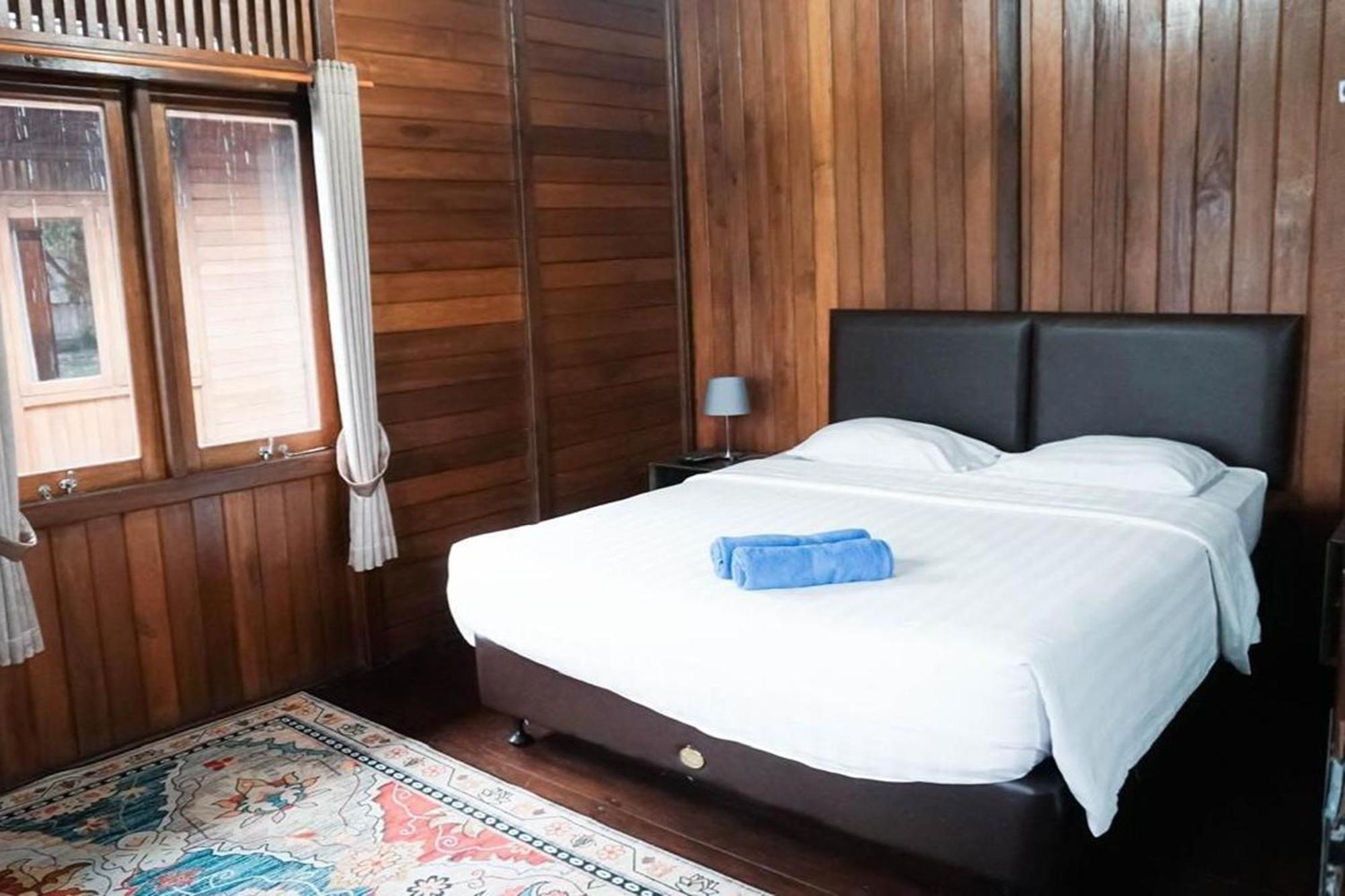 Villa Grand Royale Tapos